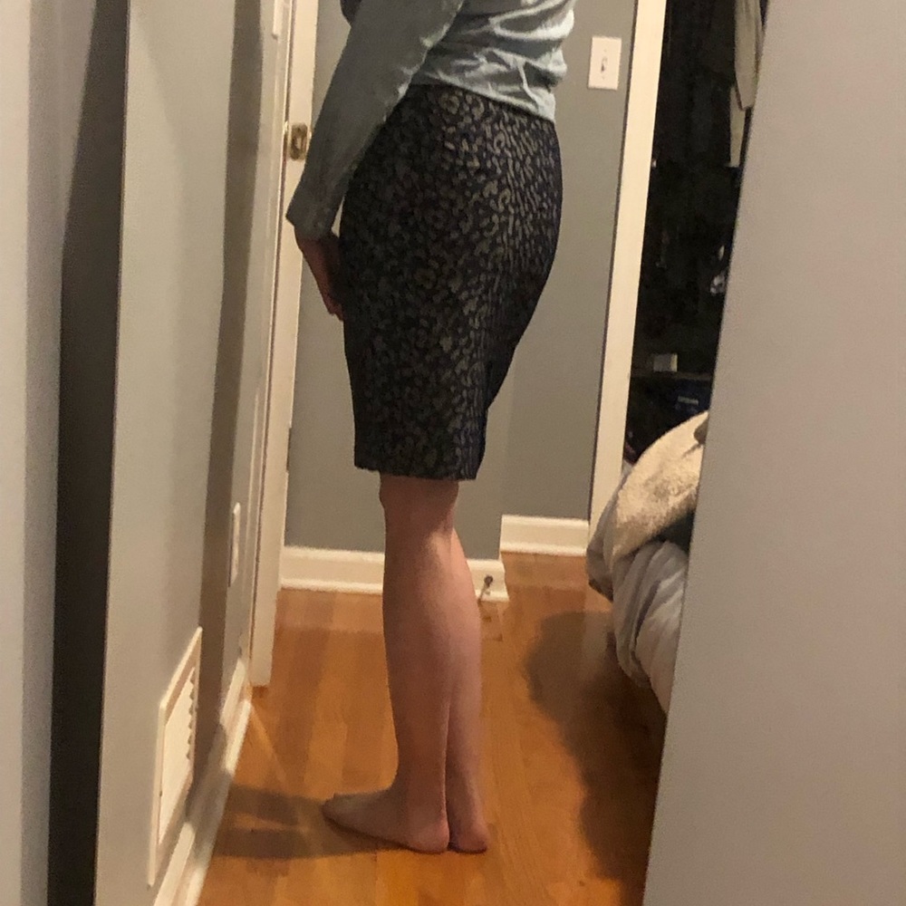 Banana Republic Leopard brocade pencil skirt - Picture 5 of 5